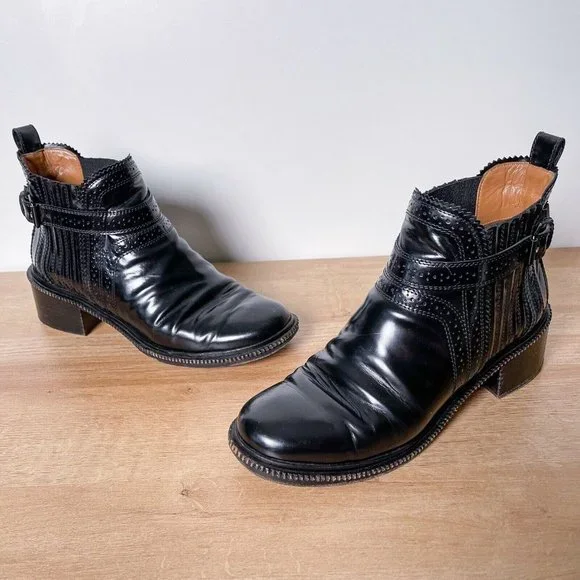 ❤️SOLD❤️Givenchy Boots - Picture 2 of 9